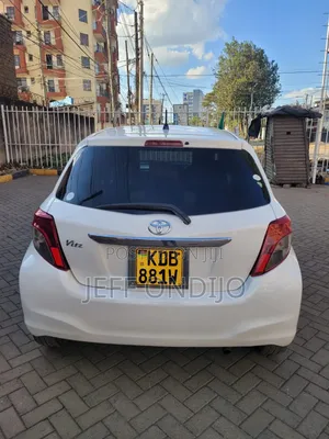 Toyota Vitz 2013 White