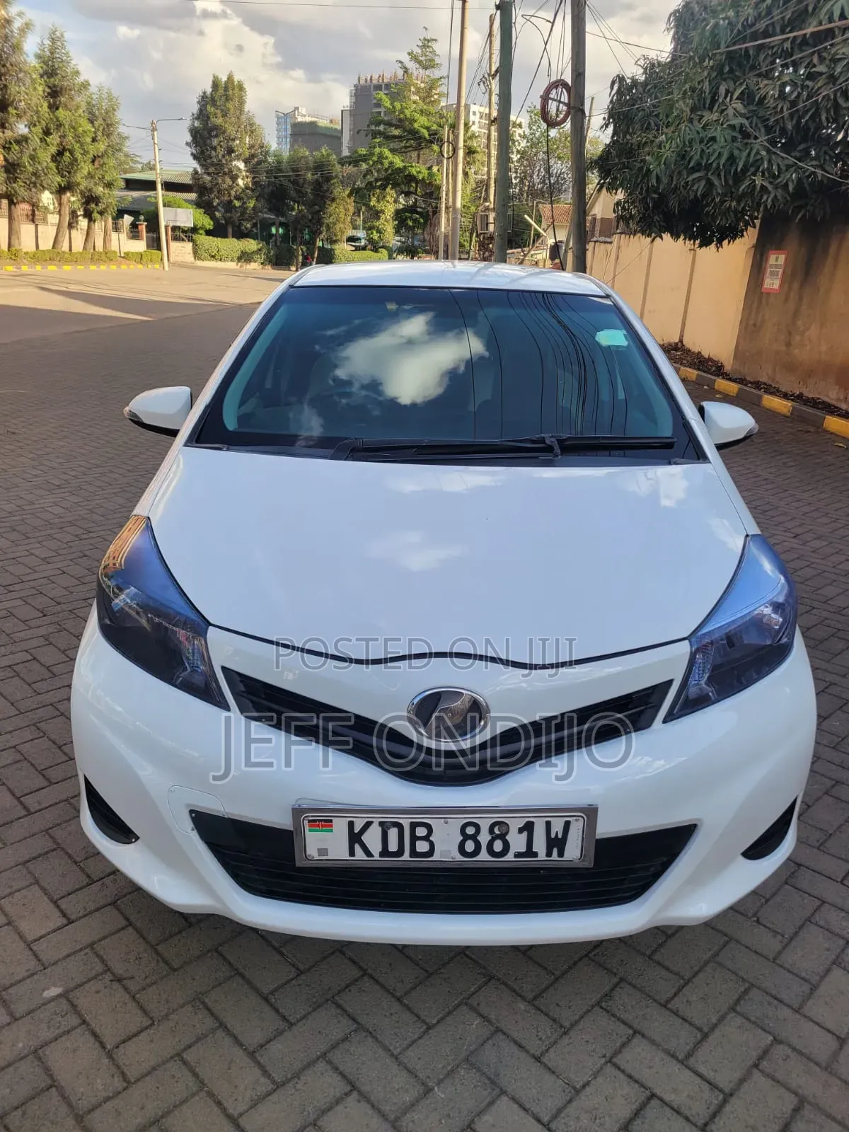 Toyota Vitz 2013 White