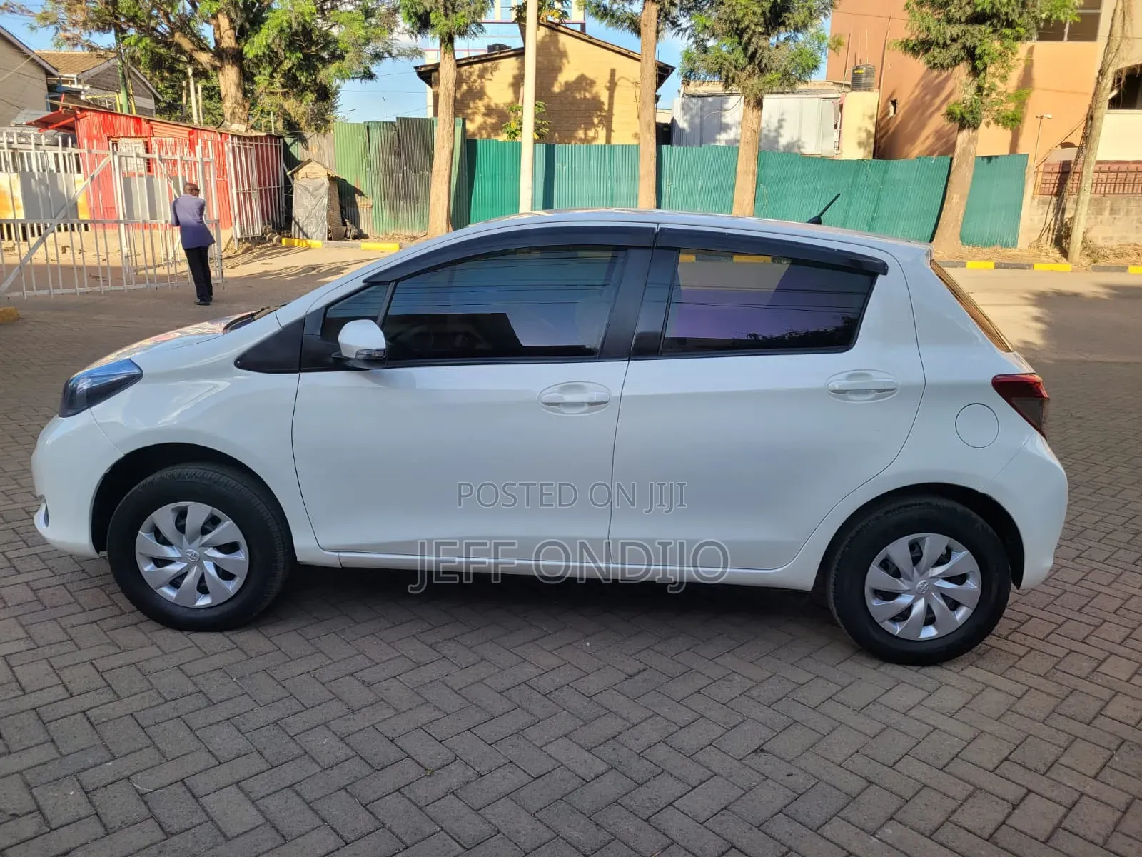 Toyota Vitz 2013 White