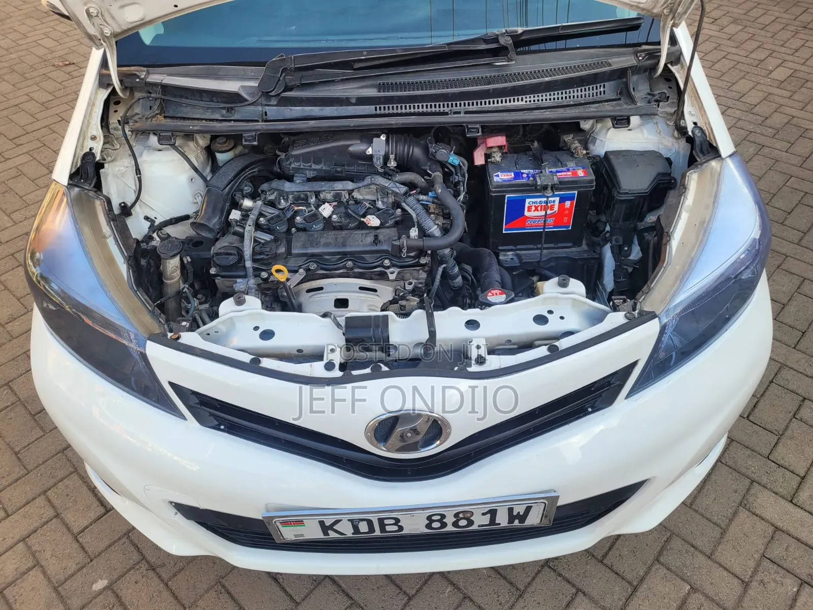 Toyota Vitz 2013 White