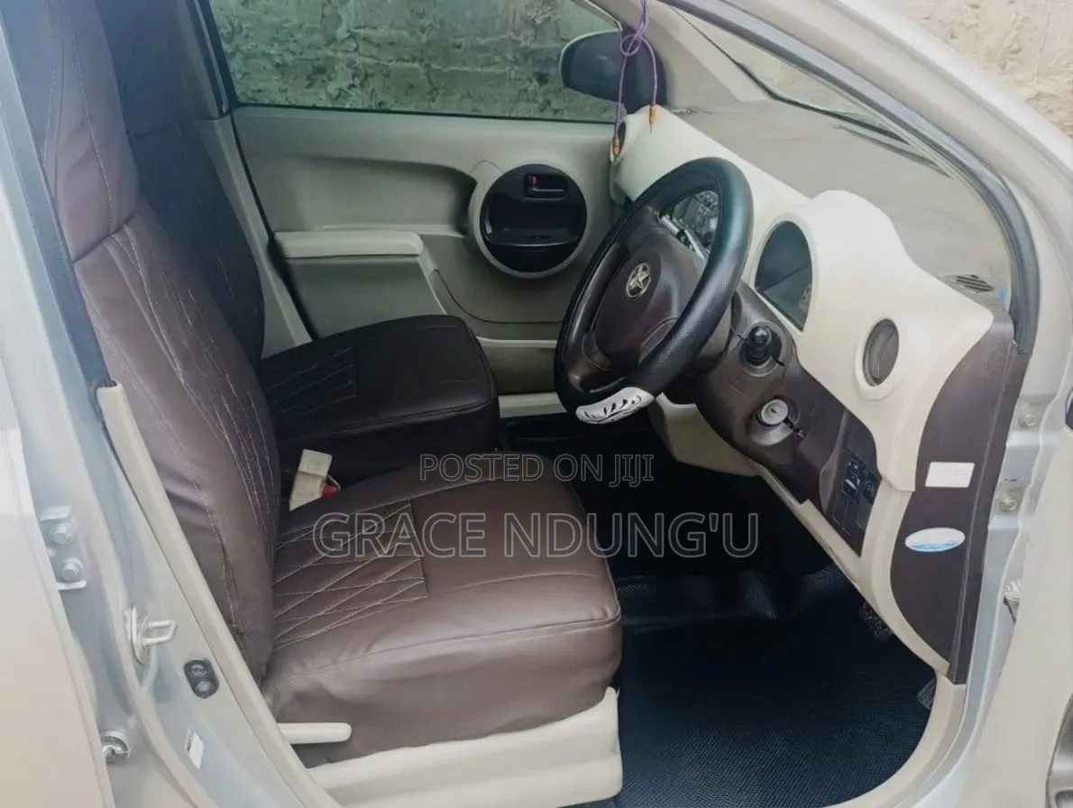 Toyota Passo 2012 Silver