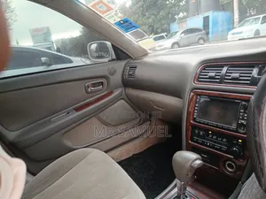 Toyota Mark II 2001 White