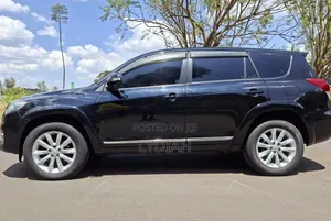 Toyota Vanguard 2011 Black