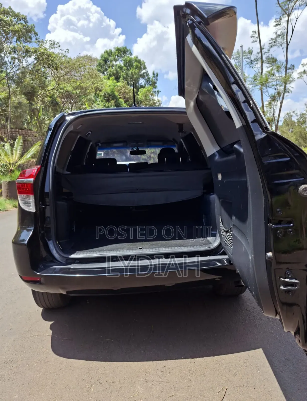 Toyota Vanguard 2011 Black