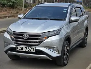 Toyota Rush 1.5 RWD 2019 Silver