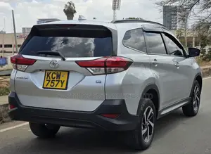 Toyota Rush 1.5 RWD 2019 Silver