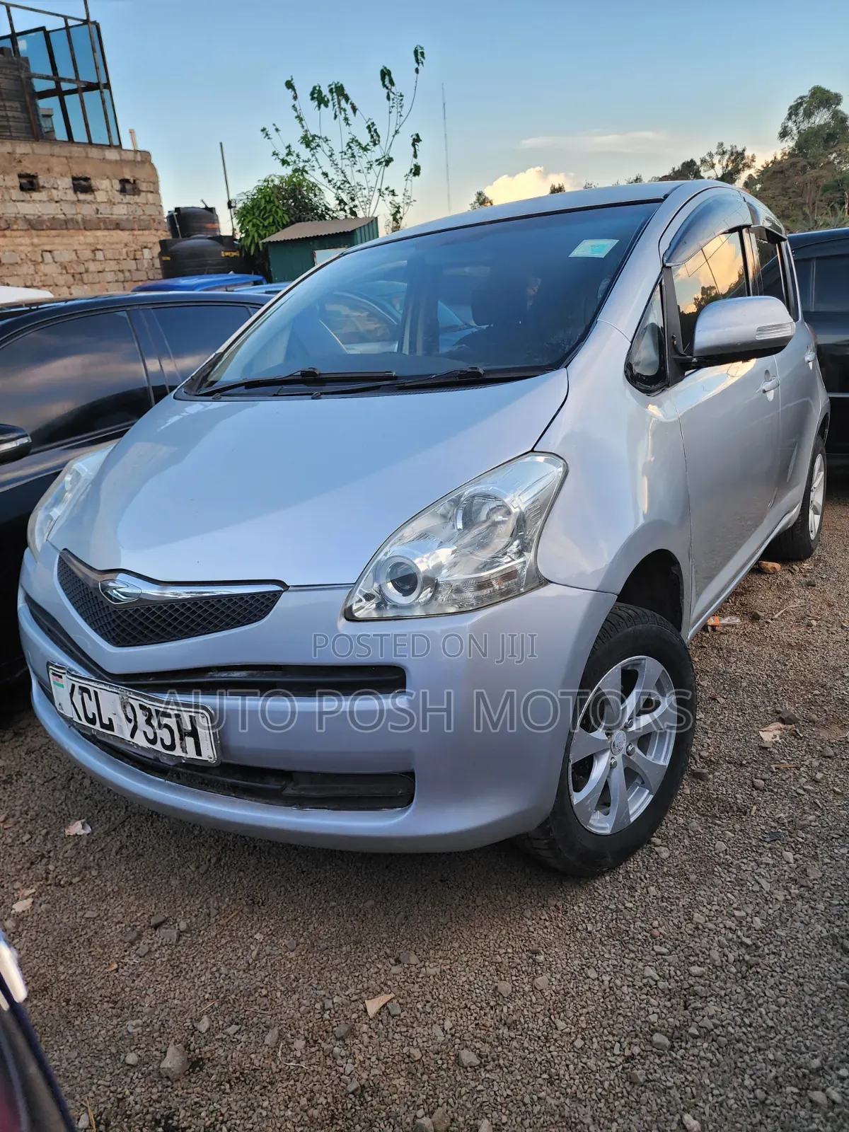 Toyota Ractis 2009 Silver