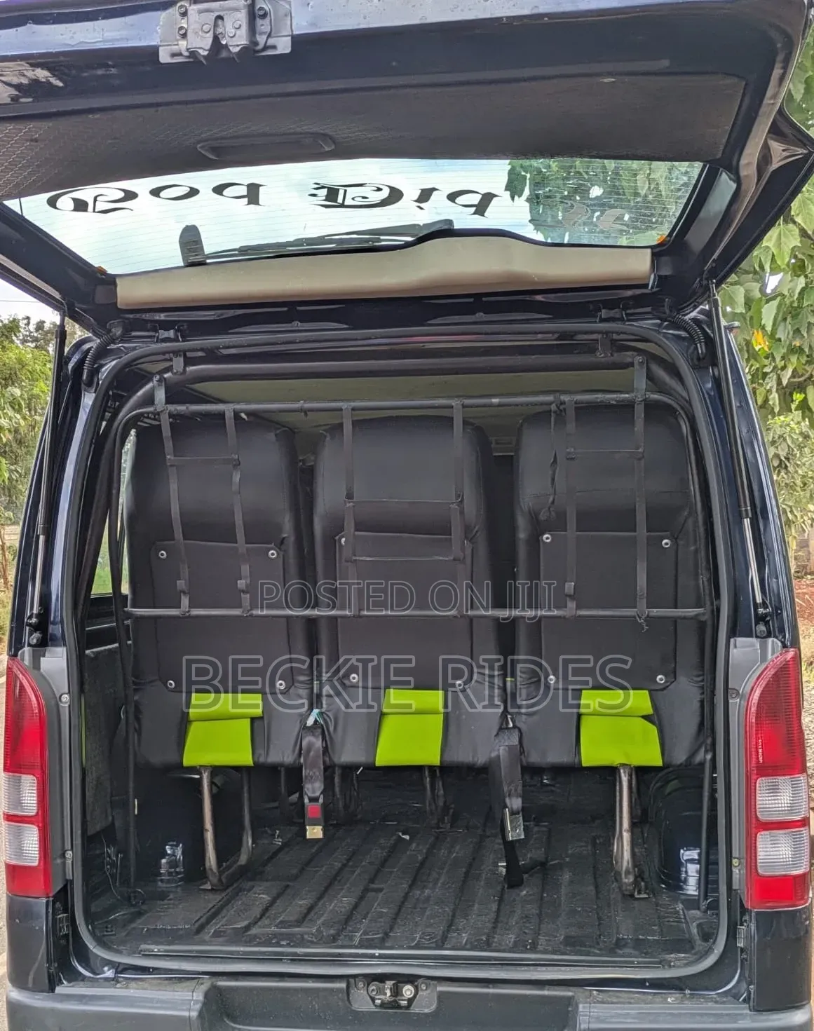 Toyota HiAce 2016 Black