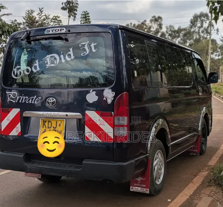 Toyota HiAce 2016 Black