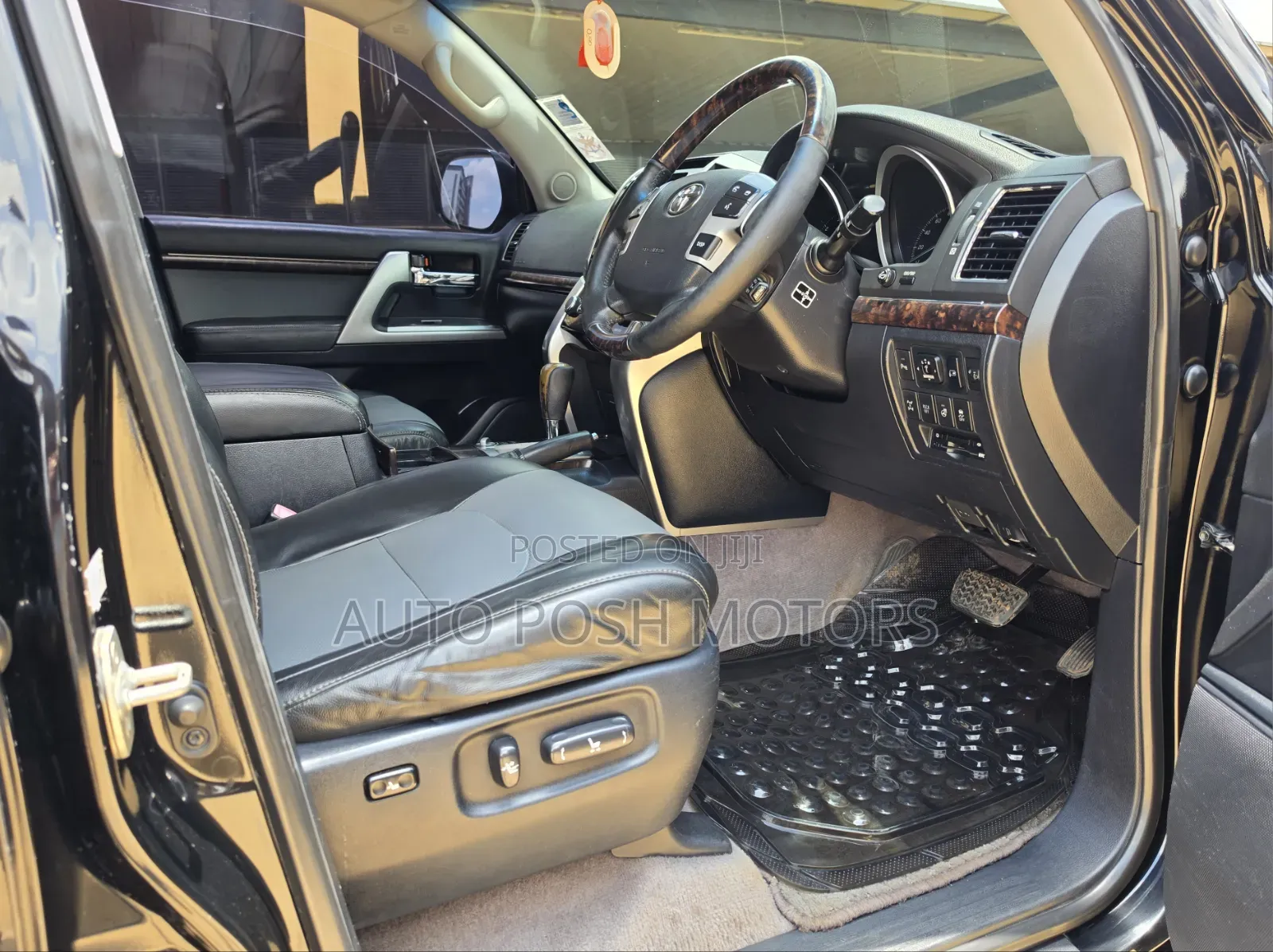 Toyota Land Cruiser 2012 Black