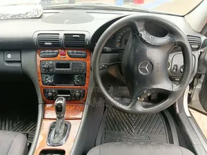 Mercedes-Benz C200 2003 Silver