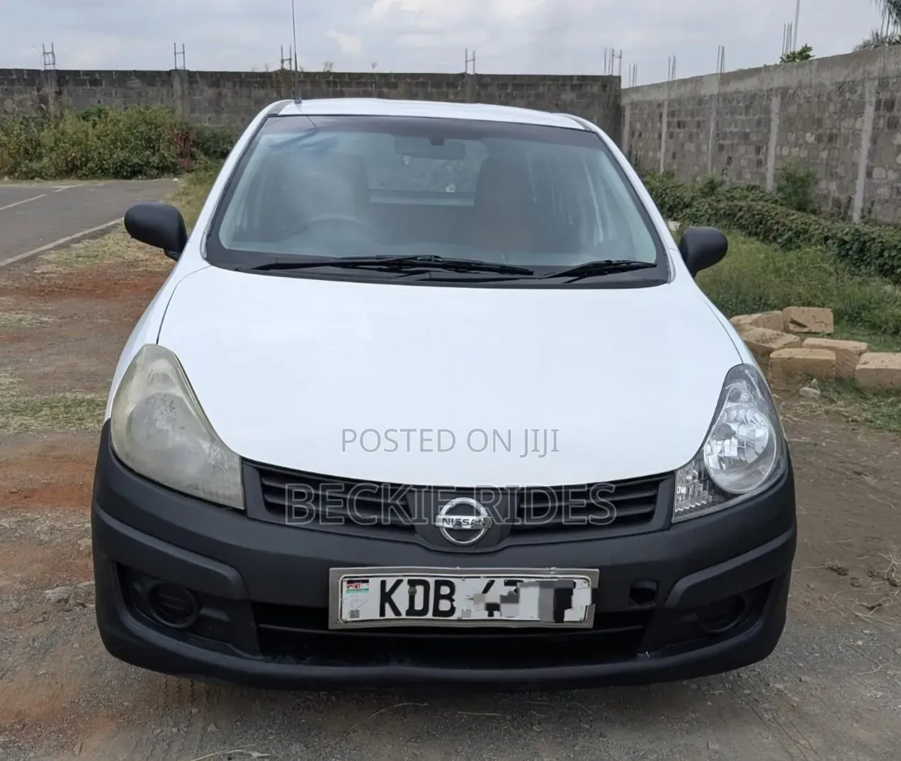 Nissan Advan 2013 White