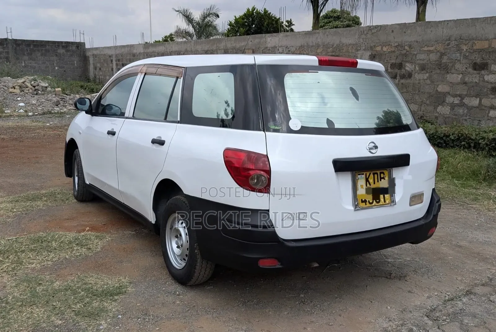 Nissan Advan 2013 White