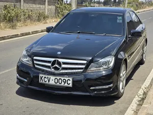 Mercedes-Benz C200 2012 Black