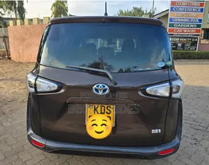 Toyota Sienta 2018 Brown