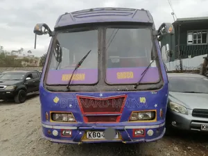 Isuzu FRR 2012 Blue