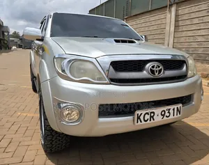 Toyota Hilux 2011 Silver