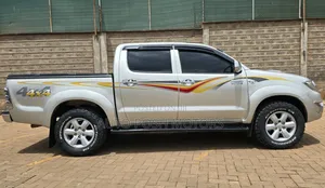 Toyota Hilux 2011 Silver