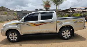 Toyota Hilux 2011 Silver