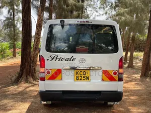 Toyota HiAce 2012 White