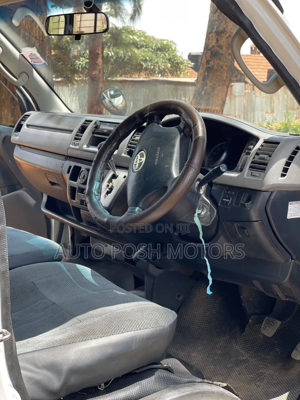 Toyota HiAce 2012 White