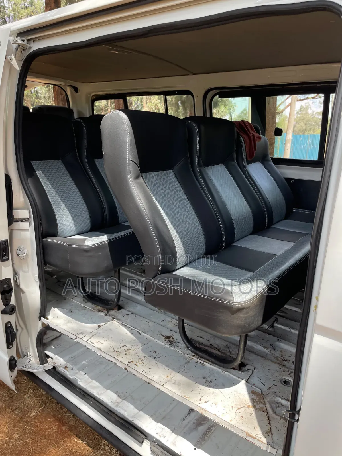 Toyota HiAce 2012 White