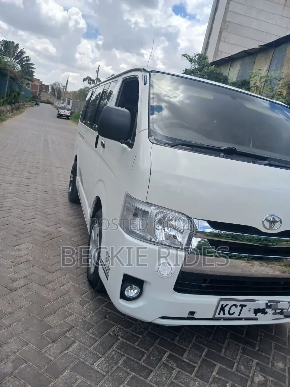 Toyota HiAce 2012 White
