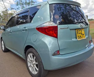 Toyota Ractis 2013 Green