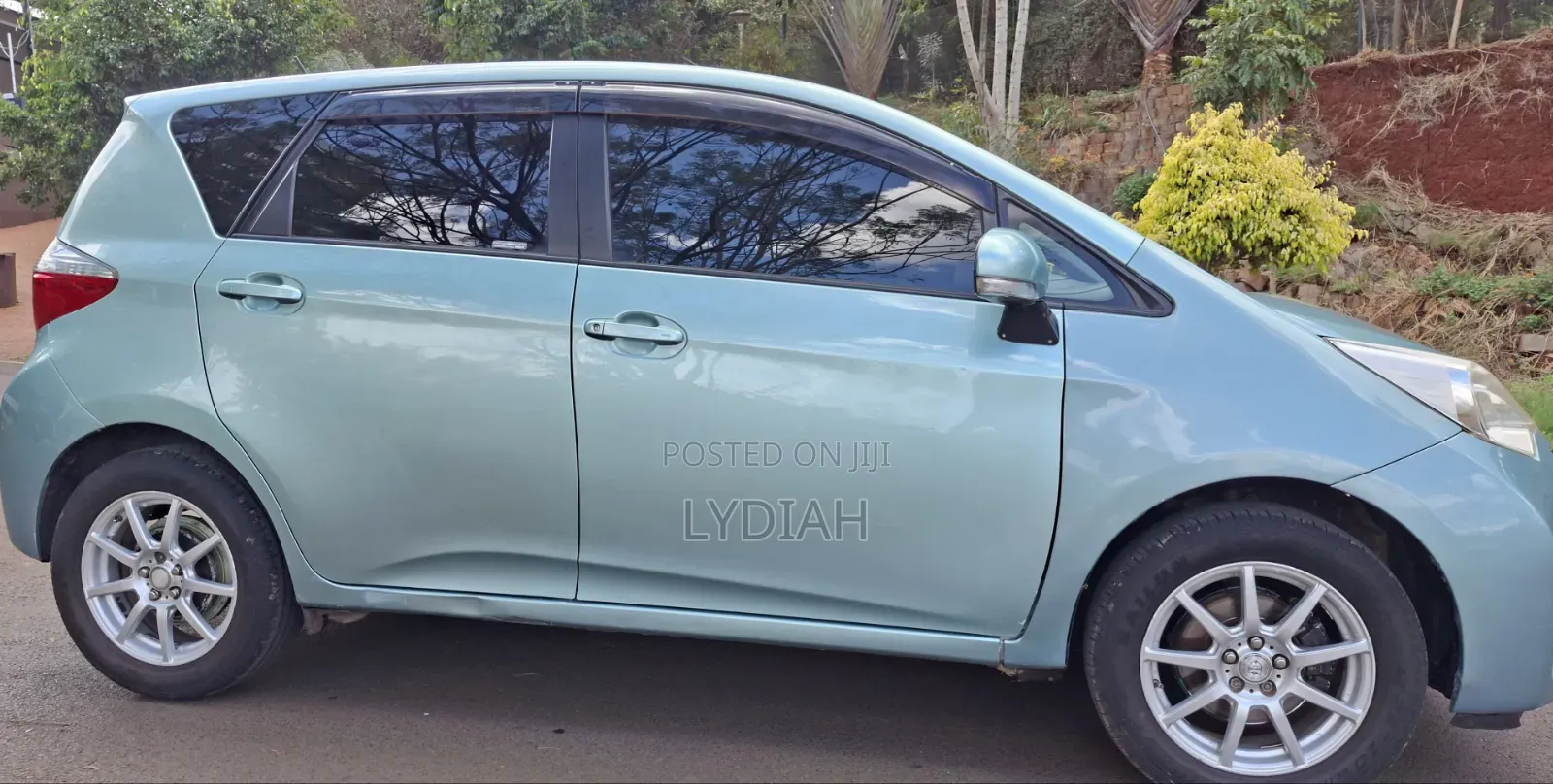 Toyota Ractis 2013 Green