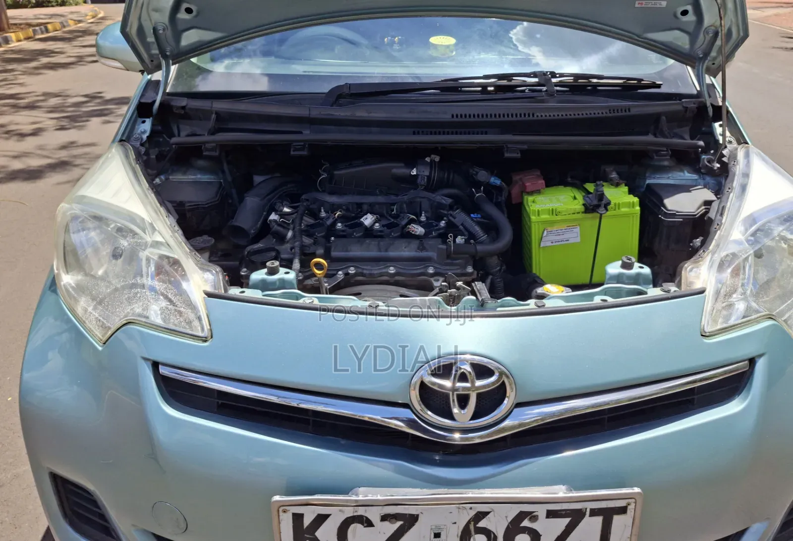 Toyota Ractis 2013 Green