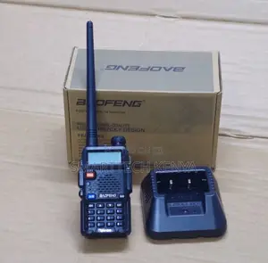BaoFeng UV-5R Dual Radio With Ear Piece (8-10km)