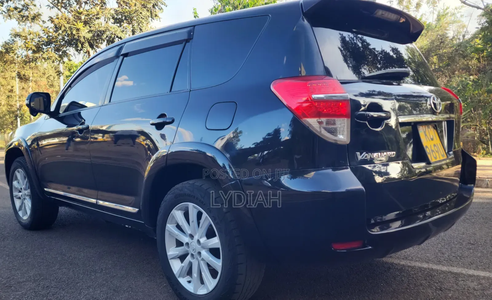 Toyota Vanguard 2010 Black