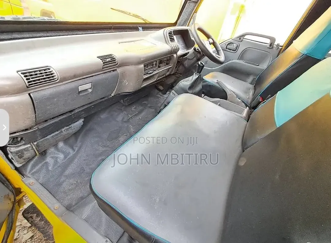 Isuzu NQR 2008 Yellow
