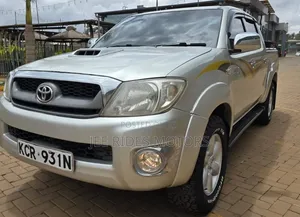 Toyota Hilux 2011 Silver