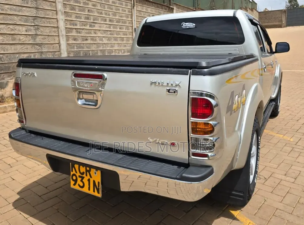 Toyota Hilux 2011 Silver