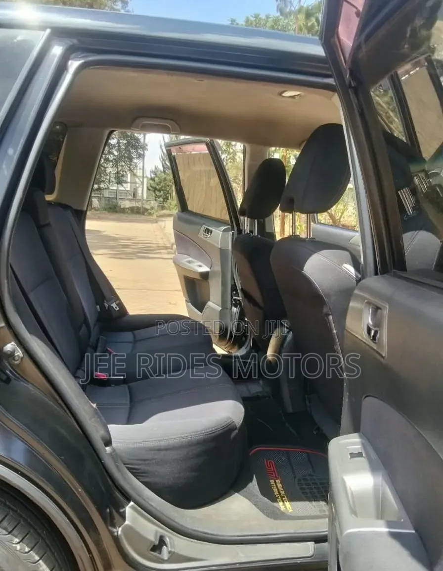 Subaru Forester 2011 Black