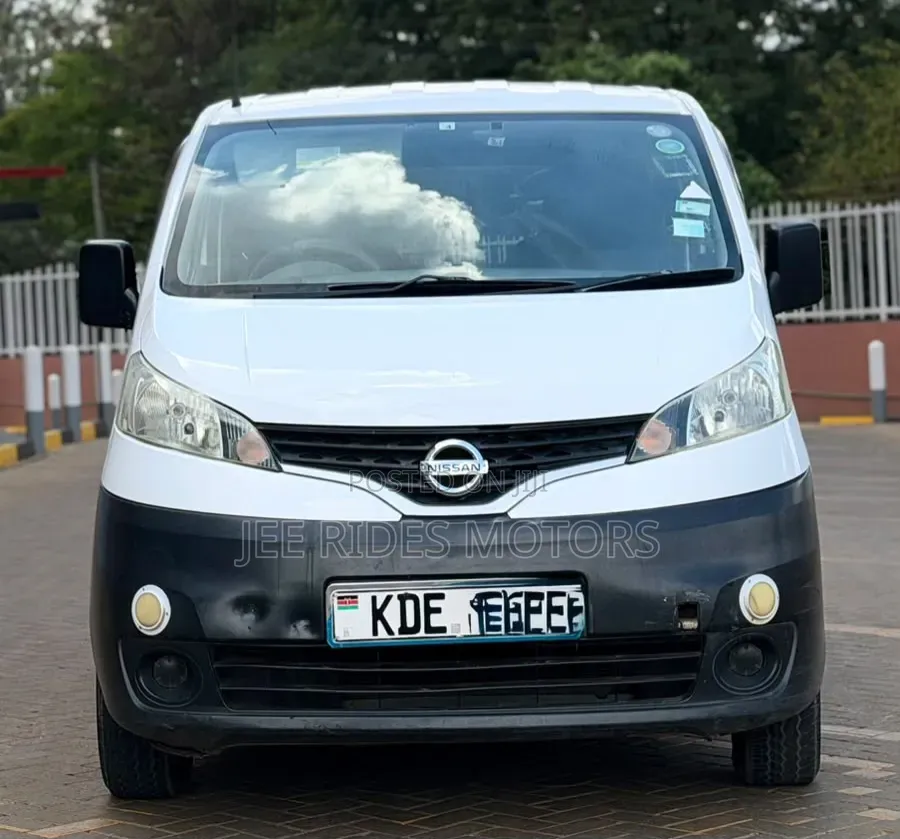 Nissan Caravan (Urvan) 2014