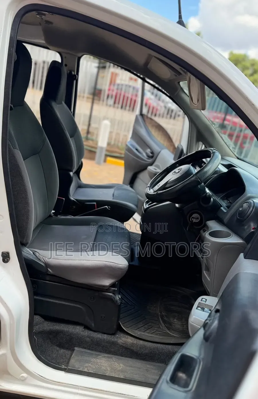 Nissan Caravan (Urvan) 2014