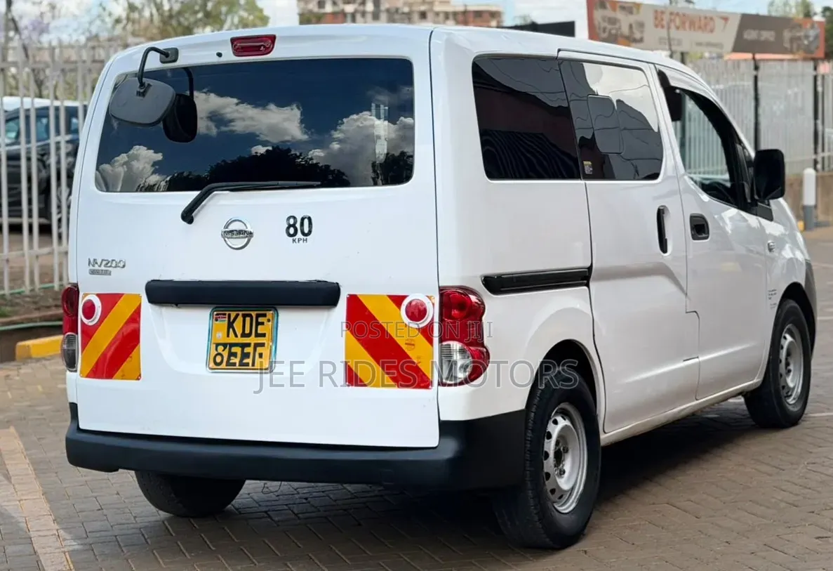 Nissan Caravan (Urvan) 2014