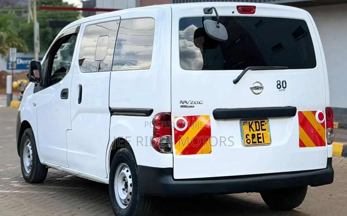 Nissan Caravan (Urvan) 2014