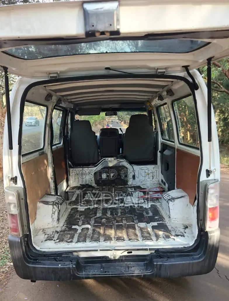 Nissan Caravan (Urvan) 2008 White