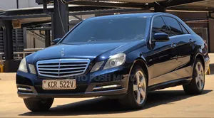 Mercedes-Benz E200 2012 Blue