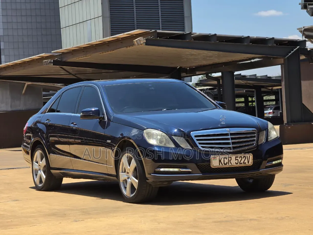 Mercedes-Benz E200 2012 Blue