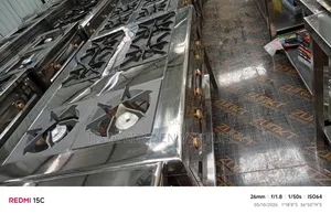6 Burner Gas Stove With Heavy Cast Grills