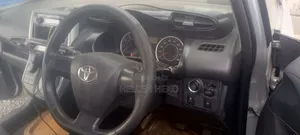 Toyota Wish 2010 Silver