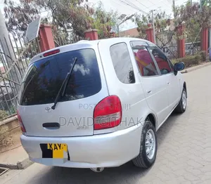 Toyota Corolla Spacio 2000 Silver