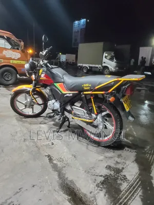 Honda CB 2022 Red