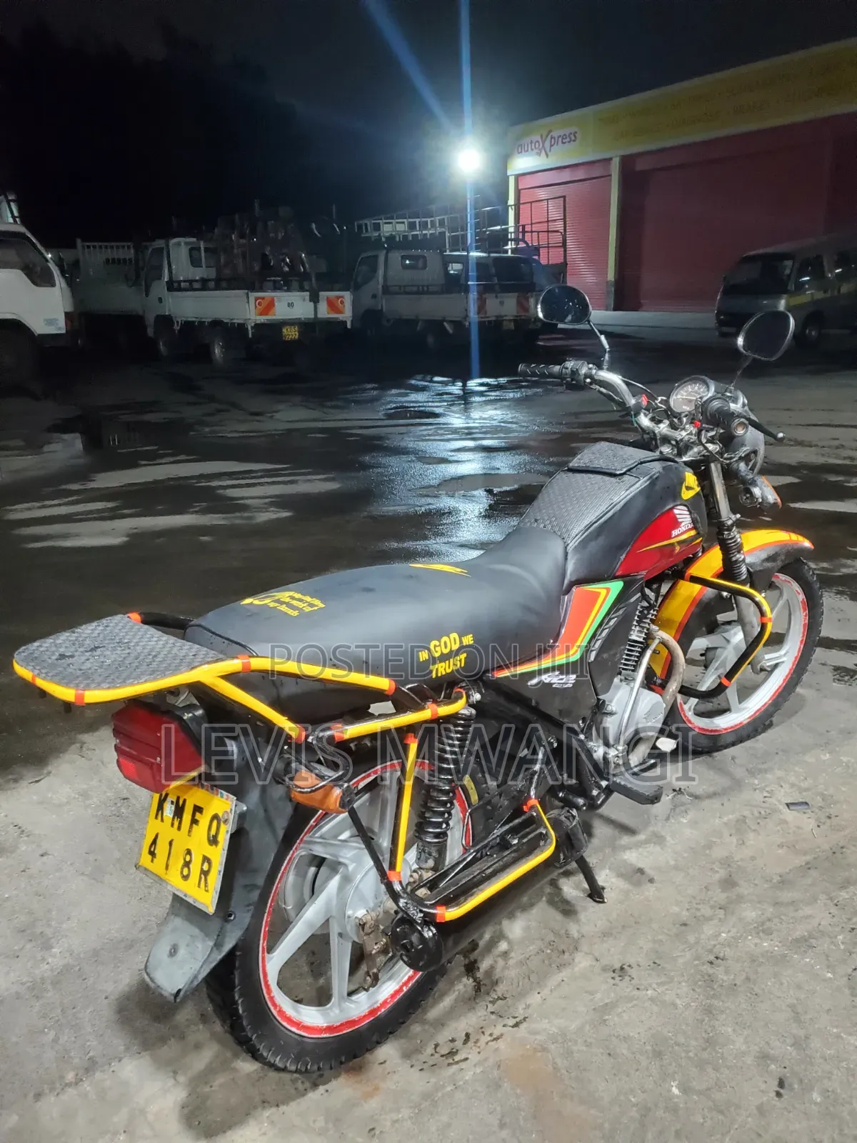 Honda CB 2022 Red