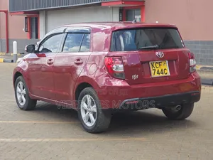 Toyota IST 2008 Red