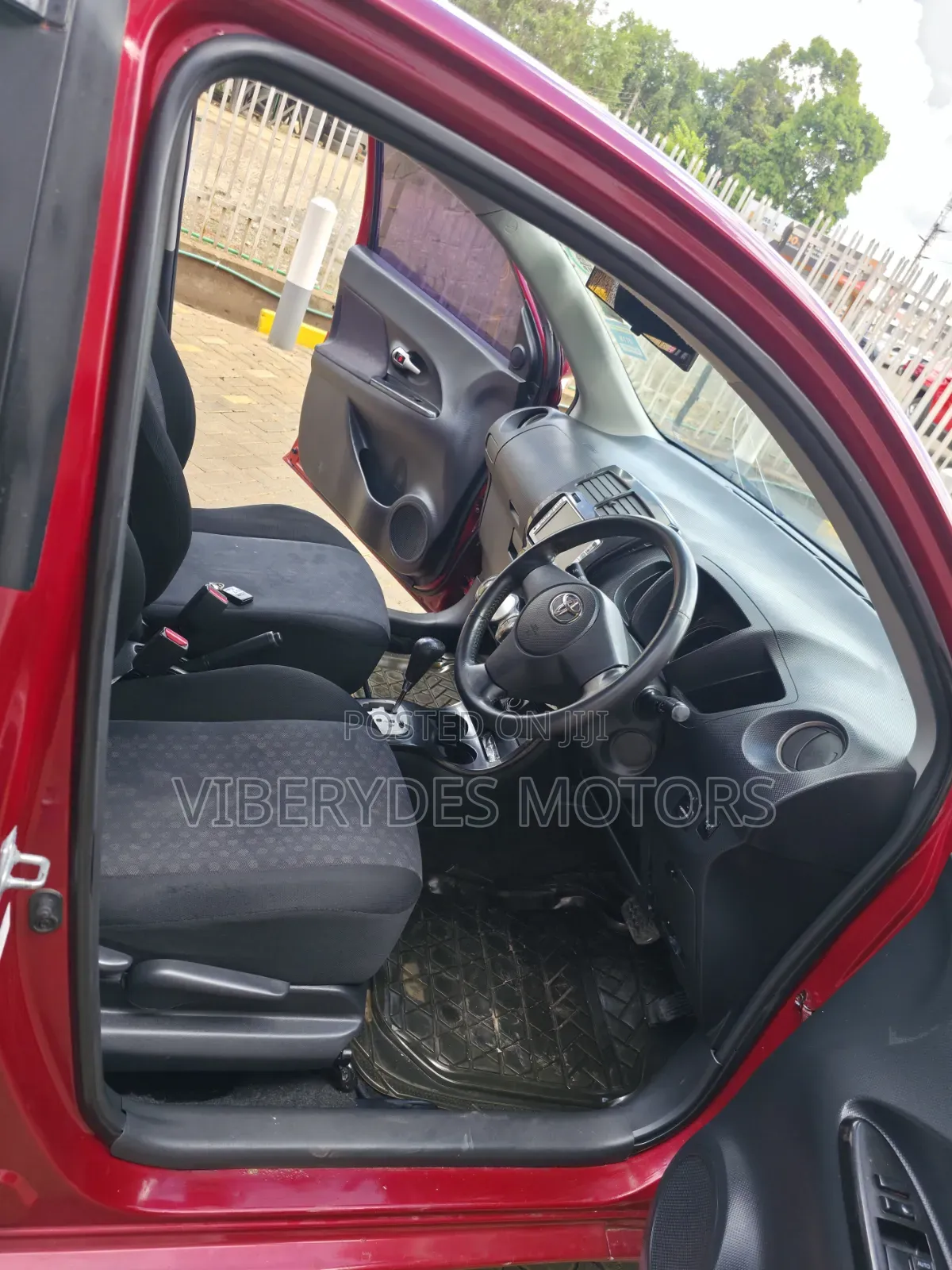 Toyota IST 2008 Red